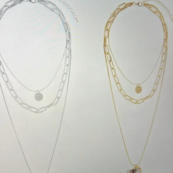 🍒5/$25🍒Only 2 remaining 💕 Layered chain necklace 🔥 - Picture 2 of 8